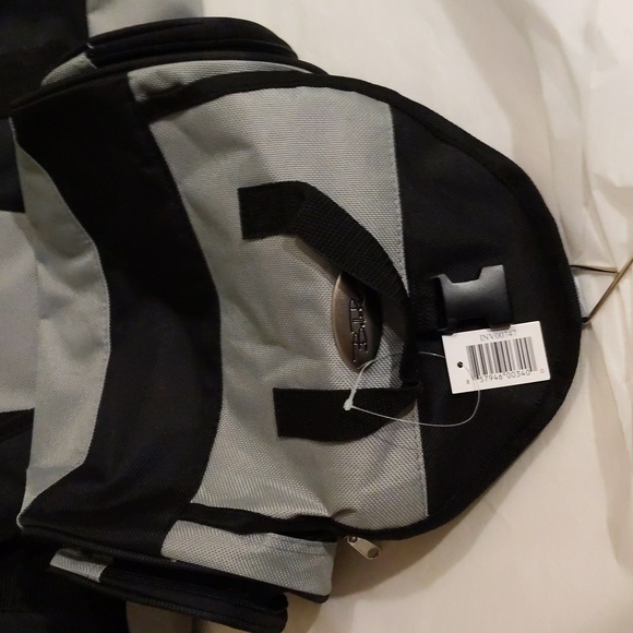 NWT Bella Russo 2 piece duffle bag - Picture 6 of 9